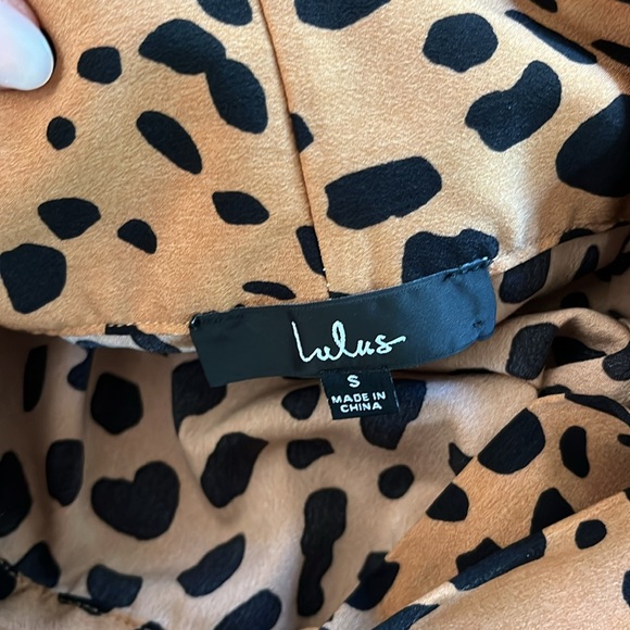 Lulu’s Wrap Skirt Size Small - Picture 3 of 3